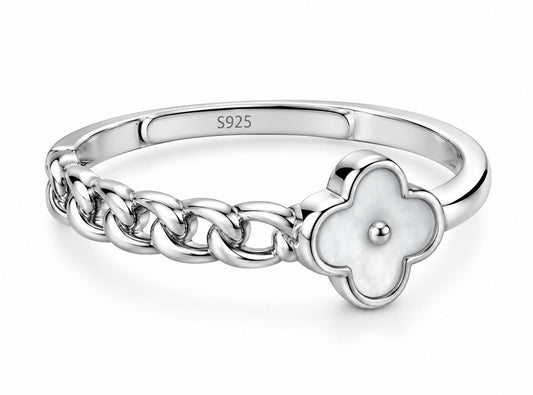 Iris petite clover chain ring, view 2: small four-leaf clover on a chain-link band, 925 sterling silver, Dubai