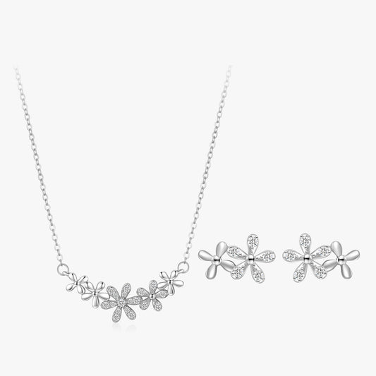 Marguerite daisy necklace & earrings set close-up: daisy pendant with matching daisy earrings, 925 sterling silver, Dubai
