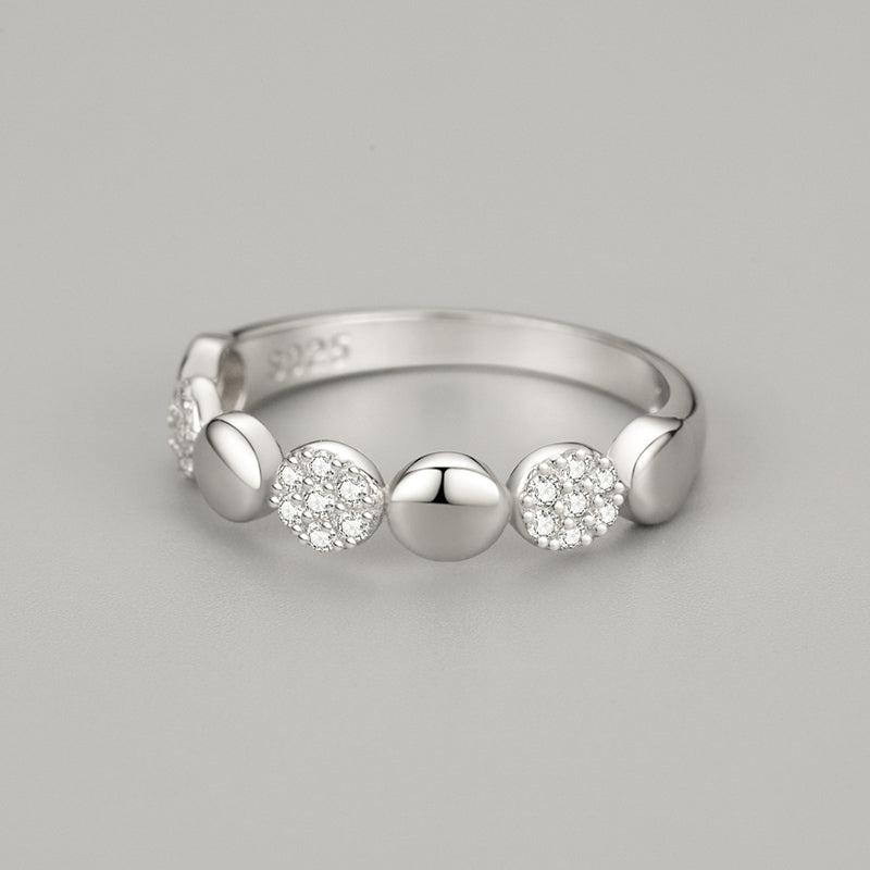 Raya polished & pavé disc ring, view 4: polished discs alternating with pavé circles, 925 sterling silver, Dubai