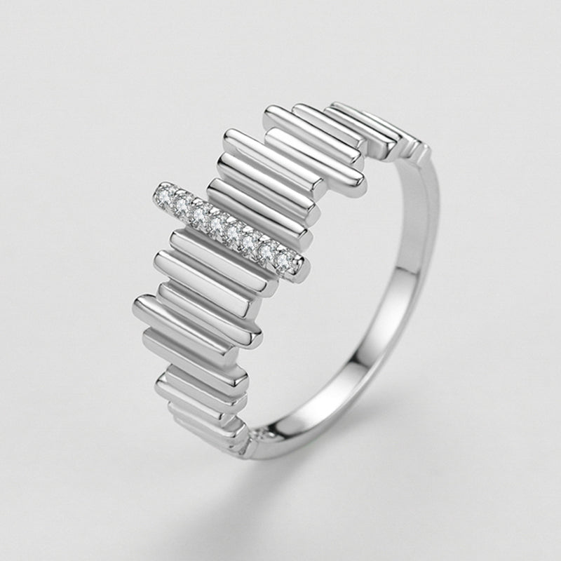 Sonara linear CZ ring, view 4: graduated vertical bars with a central CZ line, 925 sterling silver, Dubai