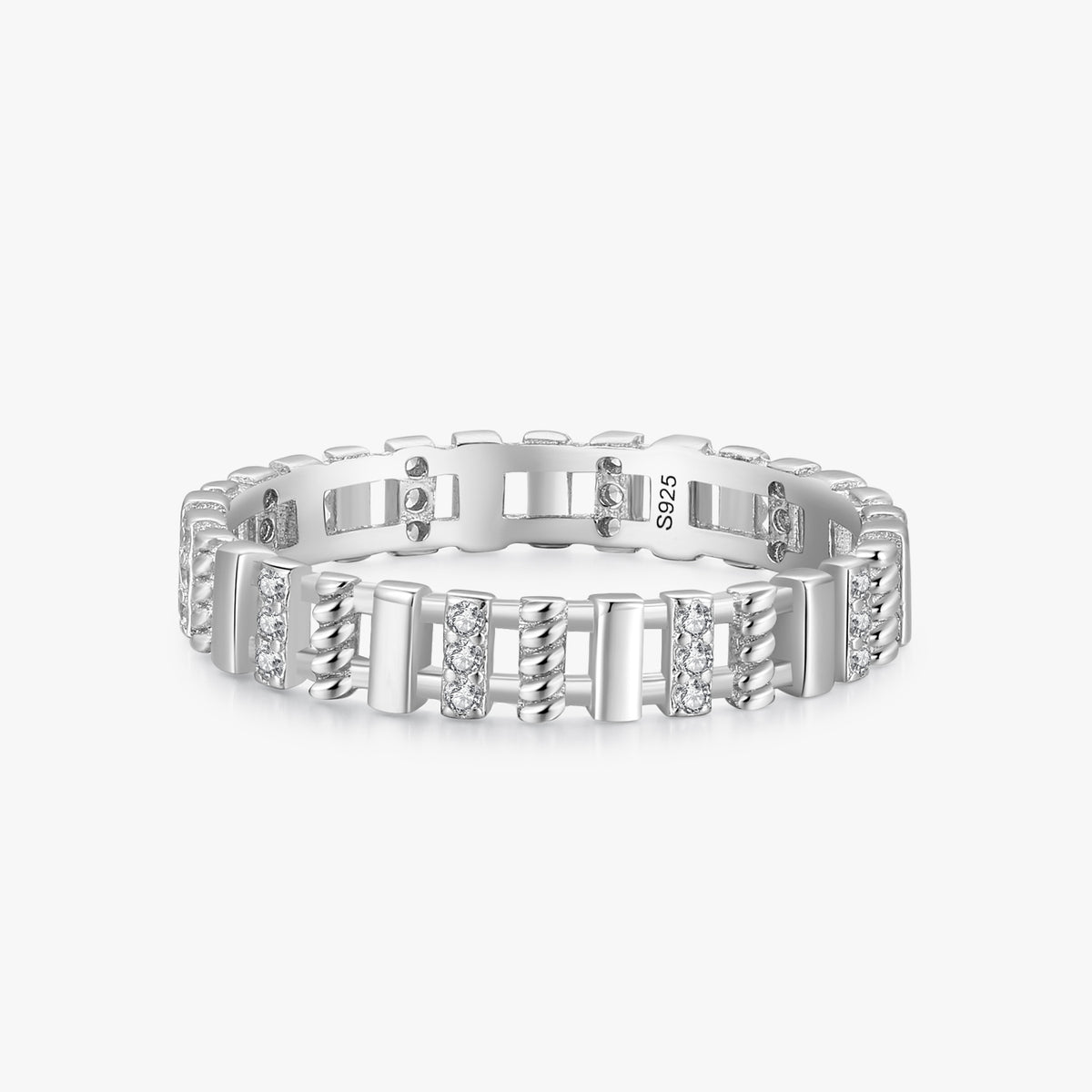 Thea linked bar sparkle band ring close-up: polished bars alternating with stone-set bars, 925 sterling silver, Dubai