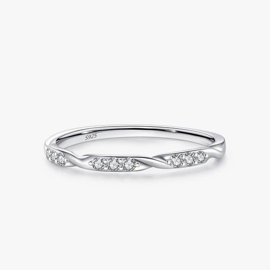Vague twisted wave band ring close-up: flowing twisted wave band with CZ, 925 sterling silver, Dubai